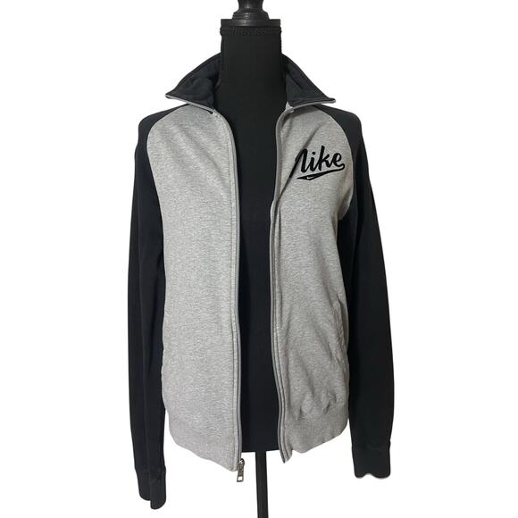 Nike Women’s Tech Fleece Zip Jacket Gray Black Logo Size M - Picture 5 of 5